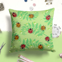 Inscripción de Ladybug Green Raindrop | Cojín deco