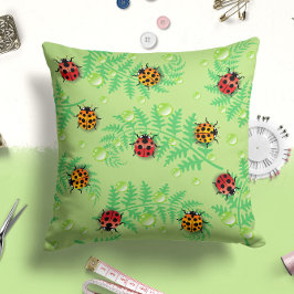 Inscripción de Ladybug Green Raindrop | Cojín deco