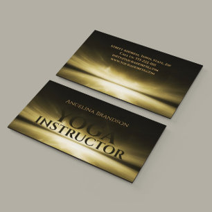 Instructor De Yoga Detrás De La Tarjeta De Luz Hor