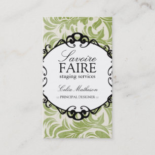 Interior con clase que diseña tarjetas de visita