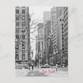 Invierno frente a la tarjeta postal de la estación