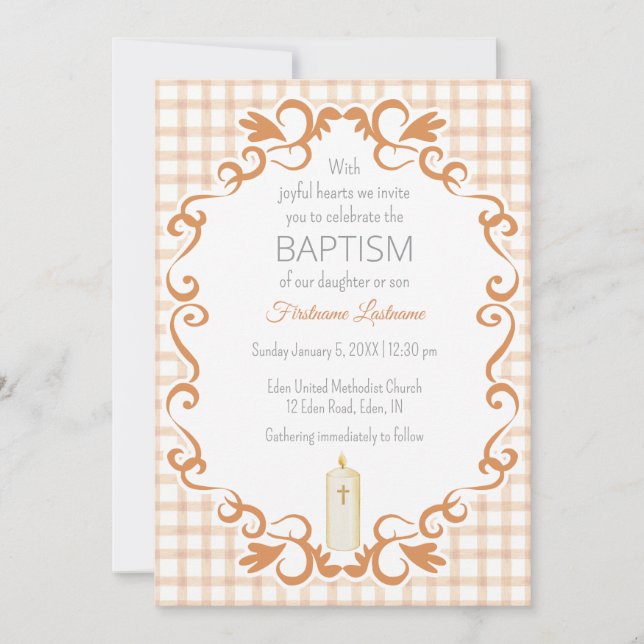 Invitación 014 Latte Tan Scroll Gingham Cruz Vela Bautizo (Anverso)