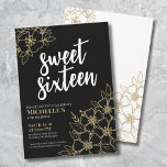 Invitación 16.º Dulce Floral de Oro Dieciséis Cumpleaños<br><div class="desc">16.º Dulce Floral de Oro Negro Dieciséis Invitaciones de Cumpleaños. Una divertida pero elegante invitación a la fiesta de cumpleaños número 16 con elegantes contornos de flores doradas y blancas. Atención: el "oro" es sólo un color, no hay Relieve metalizado ni brillo. Un patrón de flores juguetón enmarca una tipografía...</div>