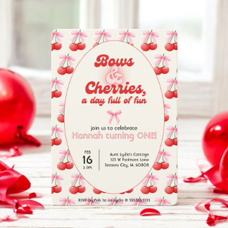 Invitación 1.ᵉʳ cumpleaños Coquette Cherries dobla letras de