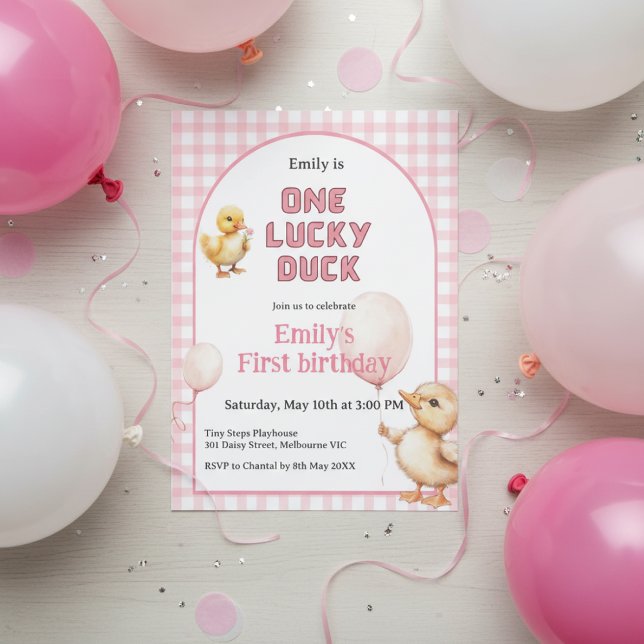 Invitación 1st Birthday Invitation One Lucky Duck Theme (One Lucky Duck 1st birthday invitation with watercolor ducklings and pink gingham design)