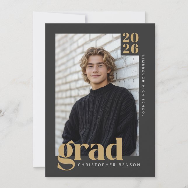 Invitación 2026 Modern Charcoal & Warm Gold Graduation (Anverso)