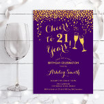 Invitación 21 Aniversario - Saludos A 21 Años Púrpura De Oro<br><div class="desc">Invitación al cumpleaños 21. ¡Saludos A 21 Años! Elegante diseño en morado y dorado. Incluye gafas de champán,  letra de guión y confeti. Perfecto para una elegante fiesta de cumpleaños. Personaliza con tus propios detalles. Se puede personalizar para mostrar cualquier edad.</div>