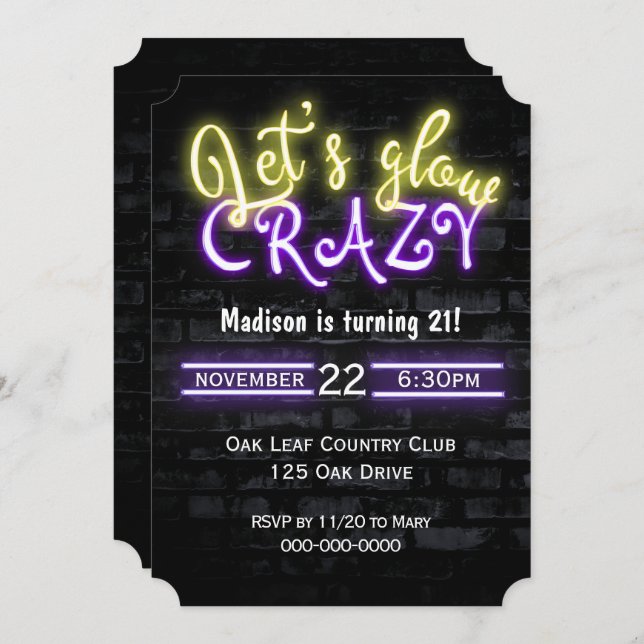 Invitación 21 cumpleaños Neon Glow Rótulo en la pared de ladr (Anverso / Reverso)
