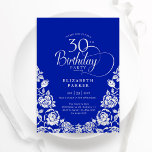 Invitación 30.º cumpleaños de los Rosas de Plata Azul Real<br><div class="desc">Elegante invitación a la fiesta de cumpleaños número 30 de la plata azul real. Diseño elegante con rosas, Relieve metalizado falso plateado y tipo de letra de guión tipográfico. La carta de invitación a la moda es perfecta para una elegante celebración de cumpleaños femenina. Personaliza con tus propios detalles. Se...</div>