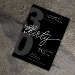 Invitación 30.º cumpleaños gris negro Minimalista moderno<br><div class="desc">Celebra un cumpleaños histórico con estilo con esta moderna y minimalista invitación de cumpleaños número 30. Con un diseño negro monocromático, esta invitación seguramente hará una declaración. El elegante guión de treinta añade un toque de sofisticación al diseño. Perfecto para una celebración neutral en cuanto a género, esta sencilla pero...</div>