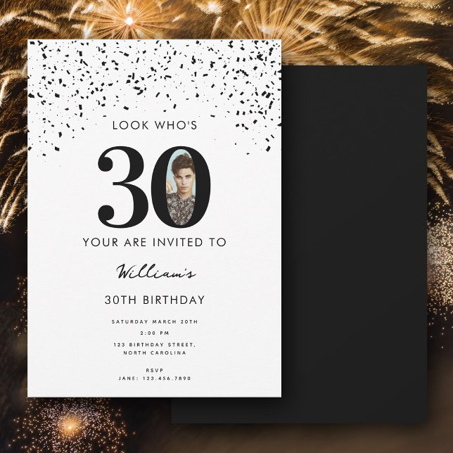 Invitación 30.º Fiesta de cumpleaños mira quién es la foto mo (30th Birthday Party Look Who's 30 Modern Photo Invitation)
