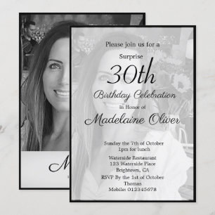 Invitación 30.º Monograma Clásico Foco Blanco Negro Cumpleaño