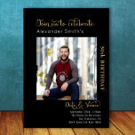 Invitación 30.º Nacimiento Negro<br><div class="desc">Una invitación moderna y minimalista de 30 años. Nuestra colección de elegantes diseños de invitación de cumpleaños significa que usted puede garantizar que RSVP. Los toques modernos de diseño en negro y oro son sutiles para dejar pasar el resplandor de tu fotografía.</div>