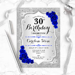 Invitación 30 Aniversario - Bandas plateadas Rosas azules rea<br><div class="desc">30.ª Invitación de cumpleaños. Elegante diseño floral en plata y azul real. Presenta franjas de plata purpurina falsas,  rosas de zafiro con letra de guión elegante y confeti. Perfecto para una fiesta de cumpleaños glam.</div>