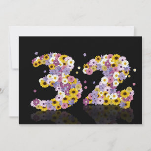 Invitación 32.ª fiesta de cumpleaños, con letras con flores