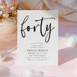 Invitación 40.ª tipografía de escritura moderna de B&W Birthd<br><div class="desc">Este diseño moderno, en blanco y negro, presenta la palabra "cuarenta" en una caligrafía estilo script y una tipografía moderna y elegantemente espaciada que incluye fuentes serif clásicas. Las invitaciones se revertirán a un delicado patrón triangular repetitivo en gris negro y cromático. Adecuado para hombres o mujeres. Elija entre invitaciones...</div>