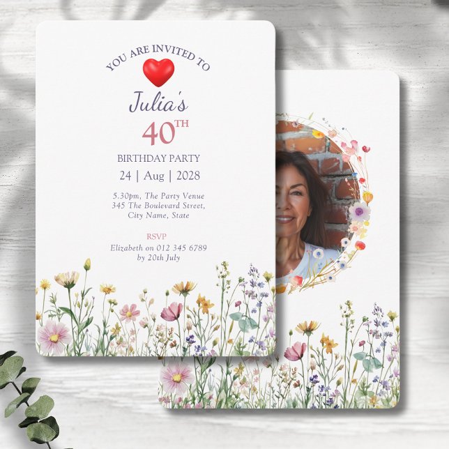 Invitación 40.º cumpleaños Jardín Floral Wild Meadow Photo (Floral 40th birthday party invitations on a grey wood background.)