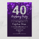 Invitación 40.º cumpleaños - Plata morada<br><div class="desc">40.ª Invitación de cumpleaños. Elegante diseño blanco morado con una falsa plata purpurina. Cumpleaños de adultos. Incluye diamantes y tipos de letra de script. Invitación de cumpleaños de hombres o mujeres. Perfecto para una elegante fiesta de cumpleaños. Mándame un mensaje si necesitas más personalización.</div>