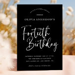 Invitación 40.º Fiesta de cumpleaños | Blanco sobre la tipogr<br><div class="desc">Este diseño simple pero siempre tan elegante presenta tipografía moderna en blanco sobre negro y las palabras "cuadragésimo cumpleaños" en escritura caligráfica. Las invitaciones se invitan a un sutil y repitiendo un patrón Art Deco en gris cromático y negro. La sofisticación y la elegancia, estas invitaciones de 40 años marcarán...</div>