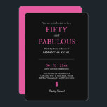 Invitación 50.ª tipografía rosada moderna de la fiesta de cum<br><div class="desc">Celebre con estilo estas invitaciones de 50 años, modernas y únicas, perfectas para una celebración de 50 y fabulosas. Este moderno diseño presenta una tipografía en negrita rosa y negra en un elegante fondo negro, creando un estilo contemporáneo y simple. En el reverso se aprecia el color rosa que combina...</div>