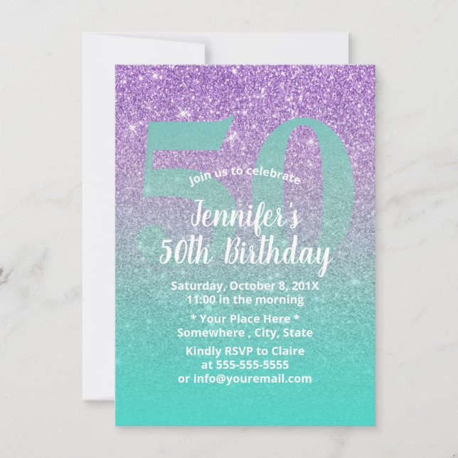 Invitación 50.º cumpleaños Morado moderno y Purpurina Verde a (Anverso)