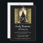 Invitación 50.º Purpurina de oro de cumpleaños Champagne Blac<br><div class="desc">Una moderna y brillante y deslumbrante invitación a la fiesta de cumpleaños número 50 con gafas de champán haciendo un brindis,  y un confetti purpurina de oro sobre un fondo negro con estilo y moderno tipo de escritura. Llamativo y atrevido estilo purpurinoso.</div>