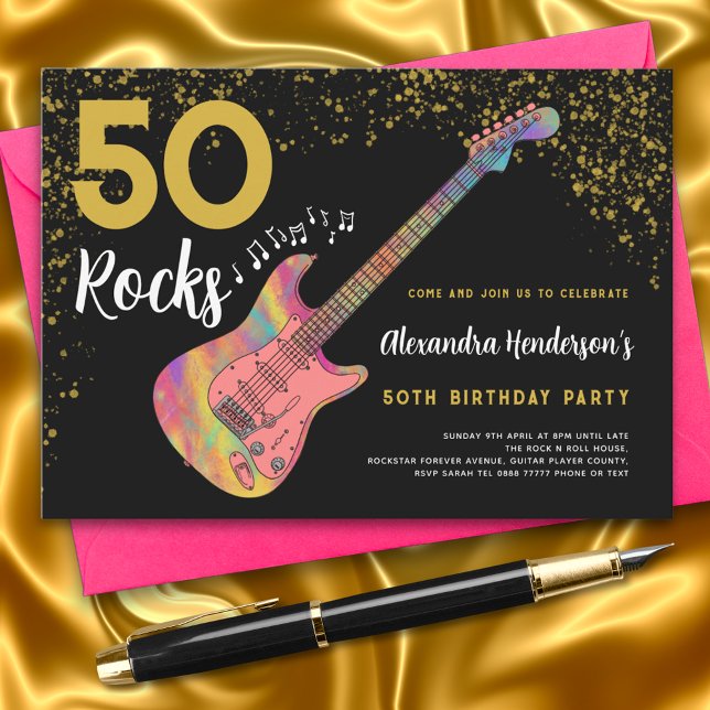 Invitación 50 Rocks 50 cumpleaños partido Oro negro rosado (50 Rocks pink black and gold glitter 50th birthday party invitation modern funky colorful guitar)