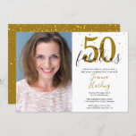 Invitación 50 y Fabuloso elegante foto de cumpleaños negro do<br><div class="desc">Este elegante guión de moda 50 y fabulosas estrellas doradas, la invitación al confeti cumpleaños puede ser personalizada con los detalles de su fiesta de cumpleaños establecidos en texto moderno y foto especial. El reverso tiene estrellas de oro a juego confetti en un fondo dorado de cortesía. Diseñado por Thisisnotme©...</div>