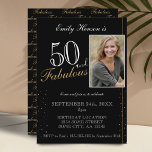 Invitación 50 y fabuloso elegante foto negro cumpleaños<br><div class="desc">50 y Fabuloso Elegante Invitación de cumpleaños de foto negra. Elegante y negra invitación a la fiesta de cumpleaños de fotos. El fabuloso patrón está en la parte trasera. Añade tu foto y personalizar el texto de la invitación. Ideal para la fiesta de cumpleaños número 50 de una mujer.</div>