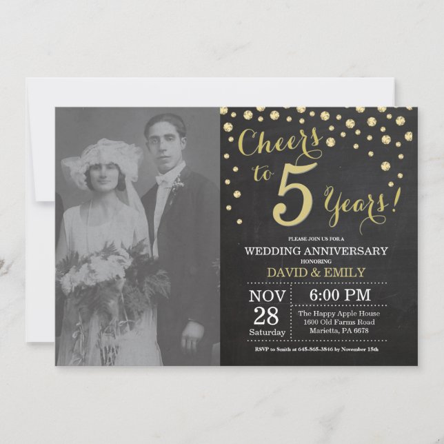 Invitación 5.º aniversario Boda Chalkboard Negro y Oro (Anverso)