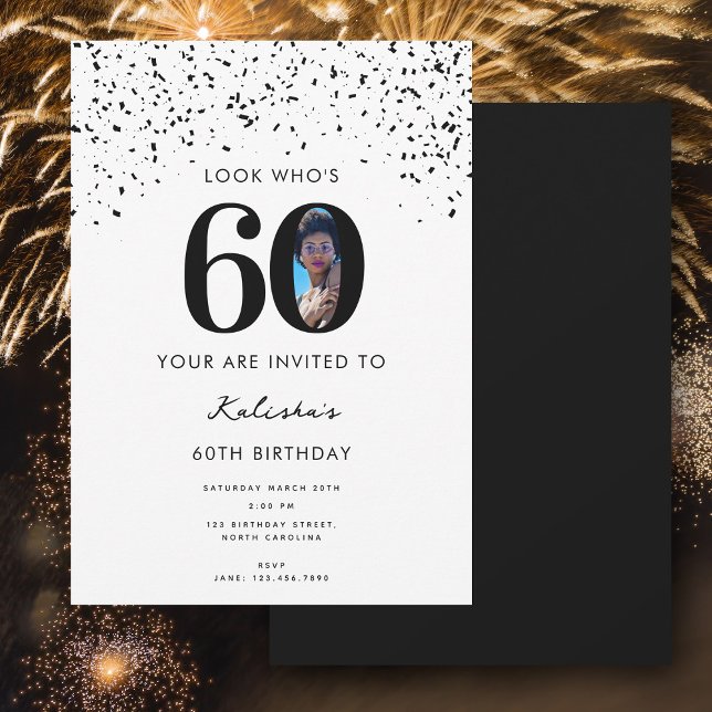 Invitación 60.ª festividad de cumpleaños 60 fotos modernas (60th Birthday Party Look Who's 60 Modern Photo Invitation)