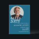 Invitación 60.ª festividad festividad festividad festividad 6<br><div class="desc">Saluda a los sesenta con esta moderna y elegante invitación a la fiesta de cumpleaños. El sencillo fondo azul océano complementa perfectamente el texto blanco y el detalle de las velas, añadiendo un toque de clase al diseño. El texto informal transmite una sensación de emoción por la próxima celebración. Además,...</div>