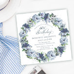 Invitación 60.ª flor azul polvorienta<br><div class="desc">Rosas azules y peonías de acuarela suave crean una corona de primavera de bonito para decorar esta invitación de 60 años. La tipografía añade una estética elegante. Esta elegante invitación de cumpleaños está disponible en el material tradicional y en una versión descargable. Forma parte de la colección Dusty Blue Floral....</div>
