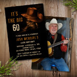 Invitación 60.ª foto de cumpleaños Gorra de Cowboy Rústico Bo<br><div class="desc">60th Birthday Photo Rústic Cowboy Country Western Gorras Boots Invitation Invite descarga digital instantanea incluye un par de botas de vaquero de cuero con gorra y tu información personalizada de la invitación de fiesta de cumpleaños número 60 a continuación. Añade tu foto favorita al revés. Diseñado por Evco Studio www.zazzle.com/store/evcostudio...</div>