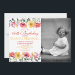 Invitación 60.ª foto floral de la primavera de la amapola<br><div class="desc">Foto 60th Birthday Poppy - Spring Floral Summer Design - Cambie el texto para que se adapte a su fiesta. Cambiar a cualquier edad.</div>