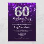 Invitación 60.º cumpleaños - Plata morada<br><div class="desc">60.ª Invitación de cumpleaños. Elegante diseño blanco morado con una falsa plata purpurina. Cumpleaños de adultos. Incluye diamantes y tipos de letra de script. Invitación de cumpleaños de hombres o mujeres. Perfecto para una elegante fiesta de cumpleaños. Mándame un mensaje si necesitas más personalización.</div>