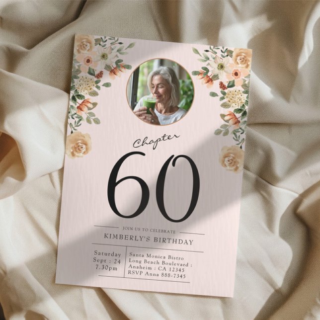 Invitación 60.º Fiesta de fotografía floral de cumpleaños (Custom 60th birthday party  invitation on a cloth background)