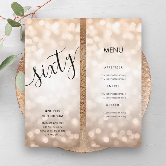 Invitación 60.º Rosa del menú de cumpleaños Luces Purpurinas  (60th Birthday Menu Rose Gold Glitter Lights Invitation)