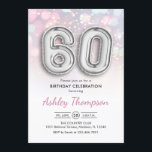 Invitación 60 Aniversario - Luces rosadas de globos plateados<br><div class="desc">60.ª invitación a la fiesta de cumpleaños. Elegante diseño en una falsa plata purpurina con luces rosa pastel y violeta. La tarjeta de invitación incluye el número de plata 60 globos y el tipo de letra del guión. Perfecto para una elegante celebración de cumpleaños. Mándame un mensaje si necesitas edad...</div>