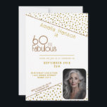 Invitación 60 y Fabulous Gold Purpurina Photo 60th Birthday<br><div class="desc">60 y Fabulous Gold Purpurina Photo 60th Birthday Invitation. Moderna y elegante falsa invitación de purpurina de oro para su cumpleaños. Añade tu foto.</div>