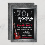 Invitación 70 Rocks Rockstar Guitar 70th Birthday Invitation<br><div class="desc">70 Rockstar Guitarra Eléctrica Metalizado Metálica Purpurina Plata 70 Invitación de cumpleaños sorpresa</div>