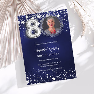 Invitación 80° cumpleaños estrellas de plata azul marino