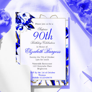 Invitación 90.ª floral azul y primavera blanca elegante cumpl