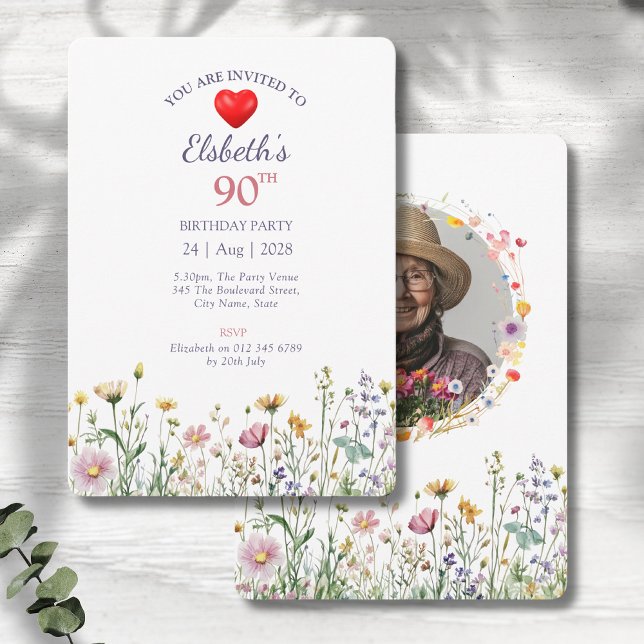 Invitación 90.º cumpleaños Jardín Floral Wild Meadow Photo (90th birthday floral birthday party invitations with photo on a grey wood background)