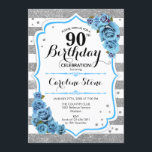 Invitación 90 Aniversario - Bandas blancas de plata azul<br><div class="desc">Invitación al cumpleaños 90. Elegante diseño en color purpurina falso plateado,  blanco y azul turquesa. Cuenta con un fuerte estilo guion,  rayas y rosas azules. Perfecto para una elegante fiesta de cumpleaños. Se puede personalizar en cualquier edad.</div>