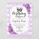 Invitación 90° cumpleaños - Flores moradas blancas de lavanda<br><div class="desc">Invitación al cumpleaños 90. Elegante diseño morado blanco con falso purpurina. Rayas blancas y plateadas con rosas rosadas. Perfecto para una elegante fiesta de cumpleaños número noventa.</div>