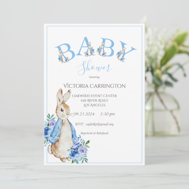 Invitación a Baby Shower de Blue Peter Rabbit Lett (Anverso de pie)