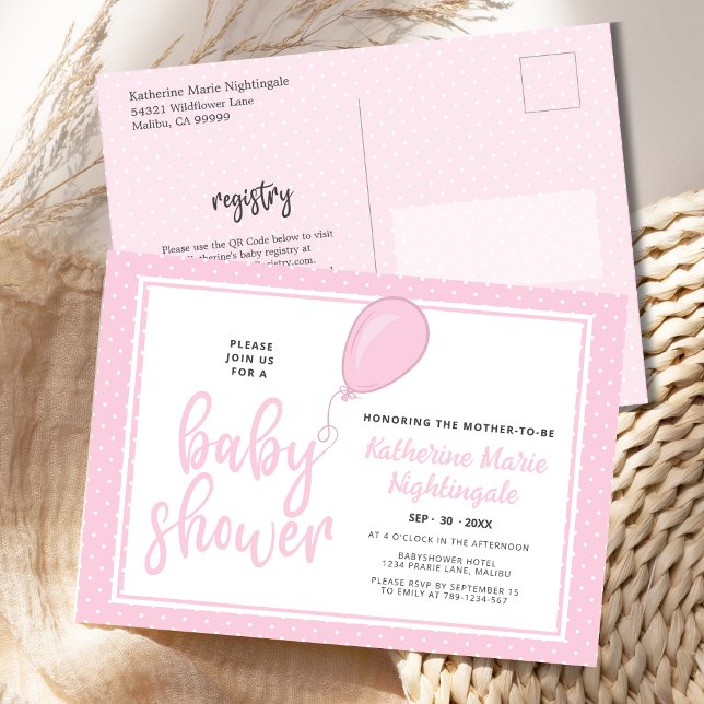 Invitación a Baby Shower rosada de Baby Girl Paste (Pastel Pink Polka Dots Baby Shower Postcard Invitation with balloon, registry.)