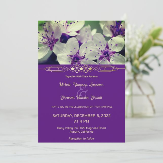 Invitación a bodas con flores moradas (Anverso de pie)