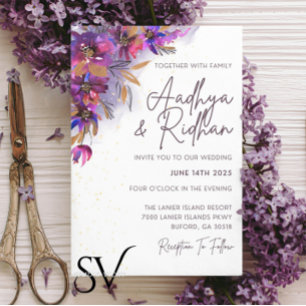 Invitación a bodas con flores moradas de berenjena